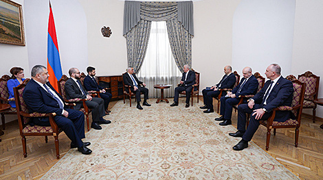 Вице-премьеры обсудили сотрудничество Беларуси и Армении в машиностроении и строительстве