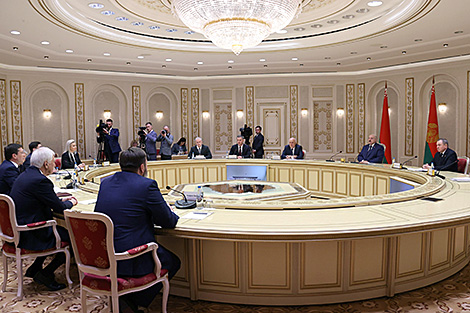 Лукашенко намерен в ближайшее время обсудить тему импортозамещения с Путиным