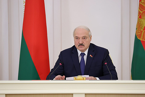 Лукашенко предостерег правительство от перебоев с поставкой сахара