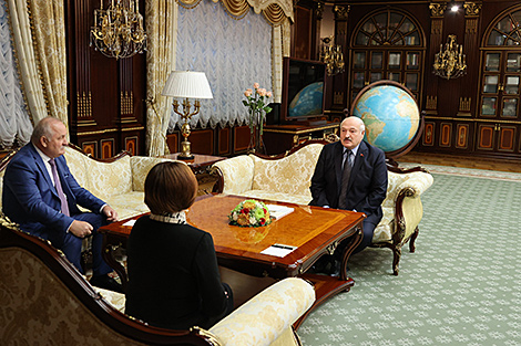 Лукашенко: мы с Путиным договорились, что введение единой валюты - вопрос не сегодняшнего дня