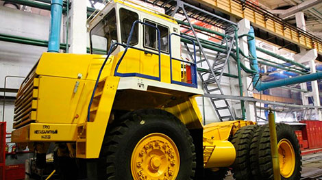 БЕЛАЗ поставил поливооросительную машину на медный рудник в Казахстан