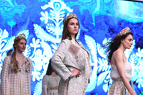 Коллекции одежды и изделия легпрома представят на фестивале льна в Минске
