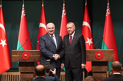 Лукашэнка заяўляе аб пачатку новай вяхі беларуска-турэцкага супрацоўніцтва