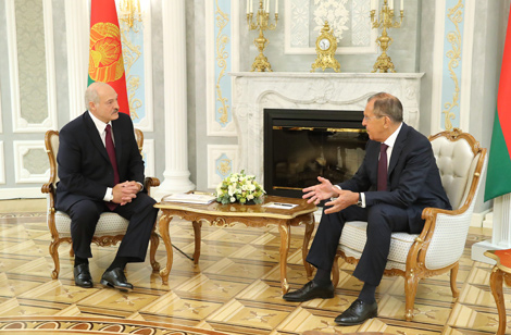 Лукашэнка абмеркаваў з Лаўровым падрыхтоўку да пасяджэння ВДС