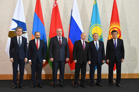 Лукашэнка заклікаў краіны ЕАЭС не абменьвацца прэтэнзіямі ў СМІ, а цывілізавана вырашаць спрэчкі