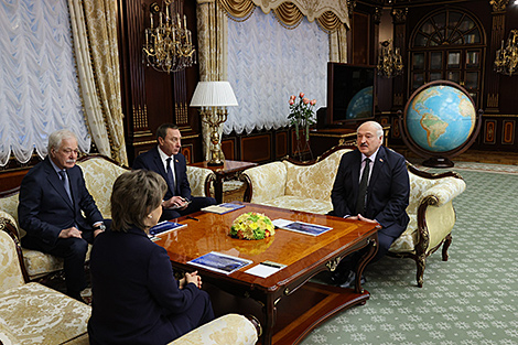 Лукашэнка сустрэўся з генеральным дырэктарам АТ 