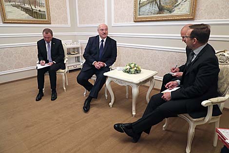 Лукашэнка: Беларусь прадоўжыць рухацца ў напрамку ўмацавання міру і бяспекі ў Еўропе