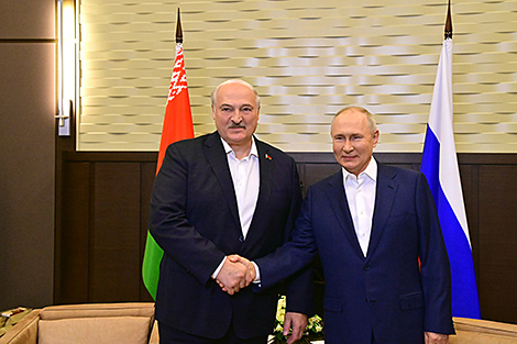 Лукашэнка прагназуе ў наступным годзе выхад на дасанкцыйны ўзровень работы эканомікі