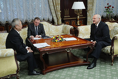 Лукашэнка разлічвае нарасціць супрацоўніцтва з Кітаем