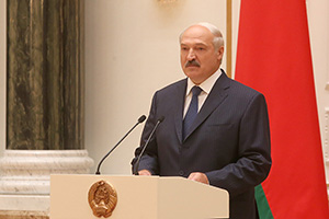 Лукашэнка ўручыў дзяржузнагароды заслужаным людзям Беларусі