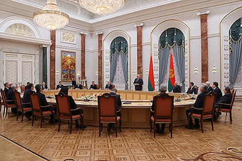 Лукашэнка: народы Беларусі і Расіі адказвалі і будуць адказваць на выклікі разам