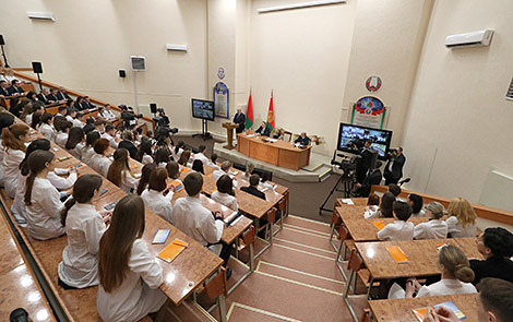 Лукашэнка назваў важнейшую задачу беларускай медыцыны