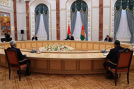 Лукашэнка прапанаваў выпрацаваць канцэпцыю стратэгіі калектыўнай бяспекі АДКБ да 2035 года