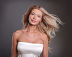Беларуска Кацярына Бурая перамагла на конкурсе Miss Supranational-2012