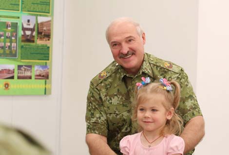 Лукашэнка заяўляе аб неабходнасці значнага ўзмацнення падтрымкі сем'яў з дзецьмі