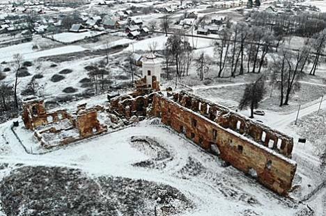 Знадворныя работы па аднаўленні паўночнай вежы Гальшанскага замка завершаць да канца года