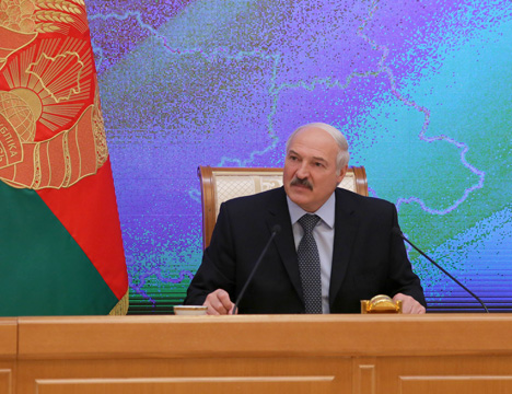 Лукашэнка: У Беларусі няма ніякага залішняга націску на СМІ