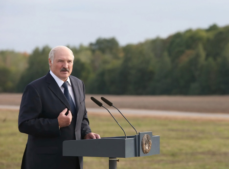 Лукашэнка: У Беларусі нікому не ўдасца пагрэць рукі на дзяржуласнасці