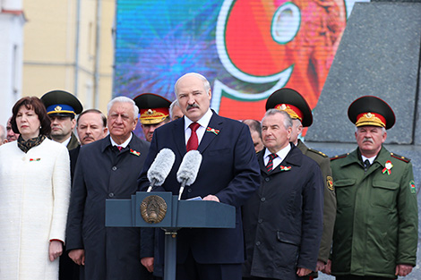 Лукашэнка: Нельга дапусціць спроб перапісаць гісторыю аб Вялікай Перамозе