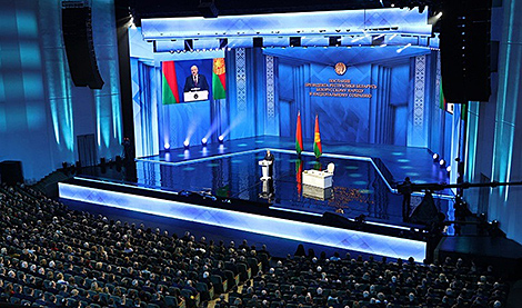 Лукашэнка: прыярытэт у знешнім гандлі Беларусь аддае стратэгічным партнёрам і саюзнікам - Расіі і Кітаю