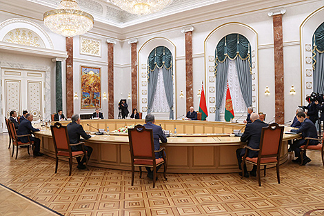 Лукашэнка: Беларусь надае асаблівае значэнне парламенцкаму вымярэнню ў АДКБ