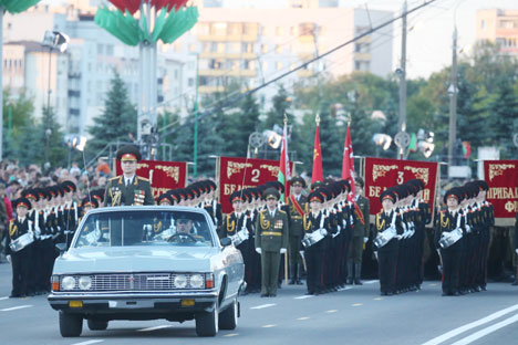 Китай передал Беларуси два эксклюзивных кабриолета для парада в честь 70-летия Победы