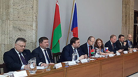 白罗斯和捷克同意加强工业和科学联系