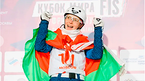 安娜•古西科娃在莫斯科自由式滑雪世界杯阶段中赢得了金牌