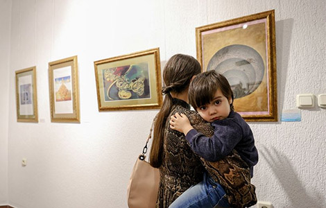 在明斯克开幕的伊朗艺术展上展示了手工艺品