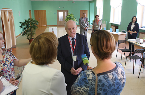 Выборы в Беларуси проходят организованно и спокойно - Лебедев