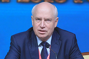 Top CIS observer praises transparency, democracy of Belarusian parliamentary elections