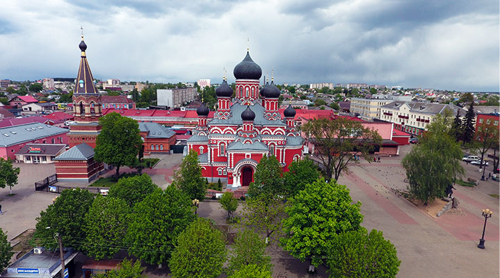鲍里索夫值得参观的景点：1812年传奇战役的地点、美丽的教堂和该国最有名的足球俱乐部体育场