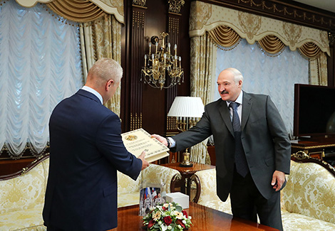 Belarus President Alexander Lukashenko met with Belarus-born cosmonaut Oleg Novitsky