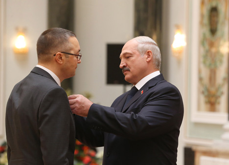 Director General of Borisov Plant of Automotive and Tractor Electrical Equipment – the managing company of Avtokomponenty Holding Company Anatoly Kapsky received the Order of Honor