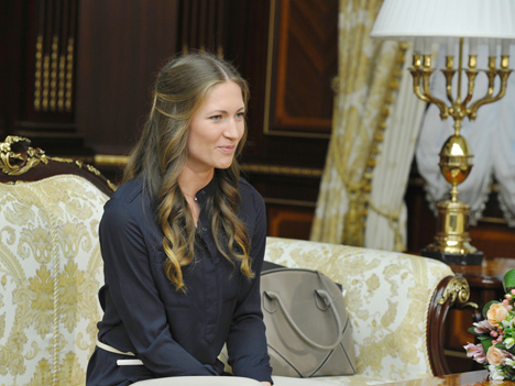 Domracheva presents copy of Big Crystal Globe to Belarus president