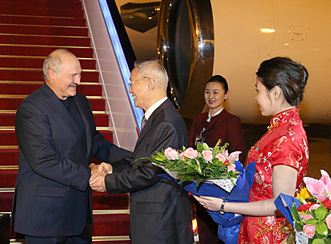 Belarus president arrives in China