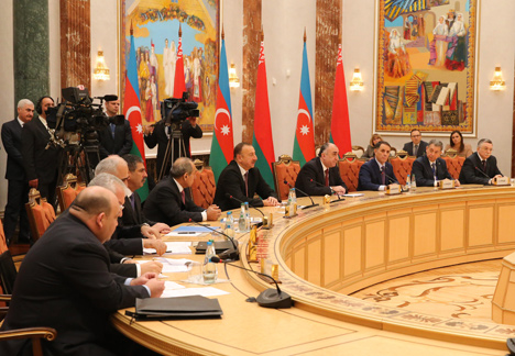 Lukashenko suggests discussing new cooperation areas to Azerbaijan