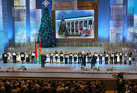 Belarus president presents spiritual revival, culture, art, sport awards