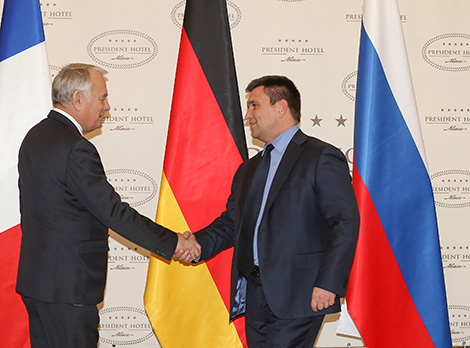 French Foreign Minister Jean-Marc Ayrault and Ukrainian Foreign Minister Pavlo Klimkin