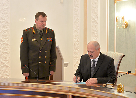 Lukashenko approves concept of Belarus-Russia joint army exercise West 2017