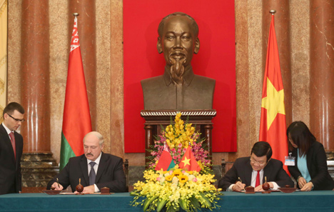 Belarus, Vietnam sign cooperation program in economy, science, culture for 2016-2018