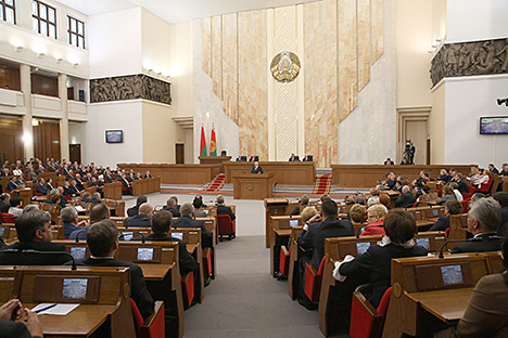 Lukashenko: Belarus needs to overcome negative economic trends, achieve sustainable development