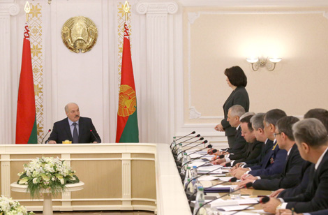 Lukashenko demands real improvement of doing business conditions in Belarus