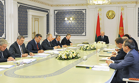 Session to discuss topical aspects of development of Belarus’ economy