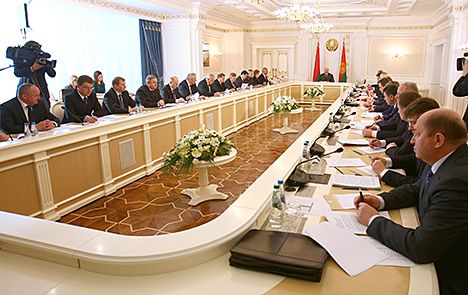 Belarus president in favor of democratic, calm parliamentary elections