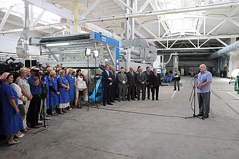 Lukashenko: No plans to artificially restrain Belarusian ruble exchange rate
