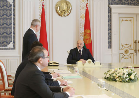 Lukashenko holds session to discuss creation of public security monitoring system