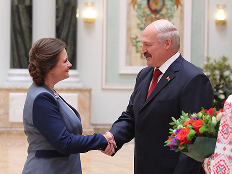 Director of Minsk gymnasium No. 24 Tatyana Luksha is honored with the Medal for Labor Services