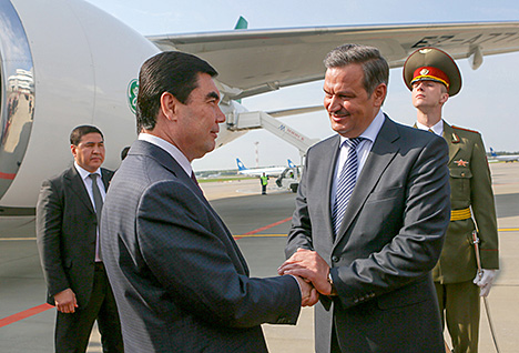 Turkmenistan President Gurbanguly Berdimuhamedov and Vice Premier of Belarus Anatoly Kalinin