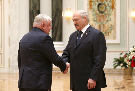 Chairman of Agrokombinat Snov Nikolai Radoman was honored with the Order of Fatherland 3rd Class